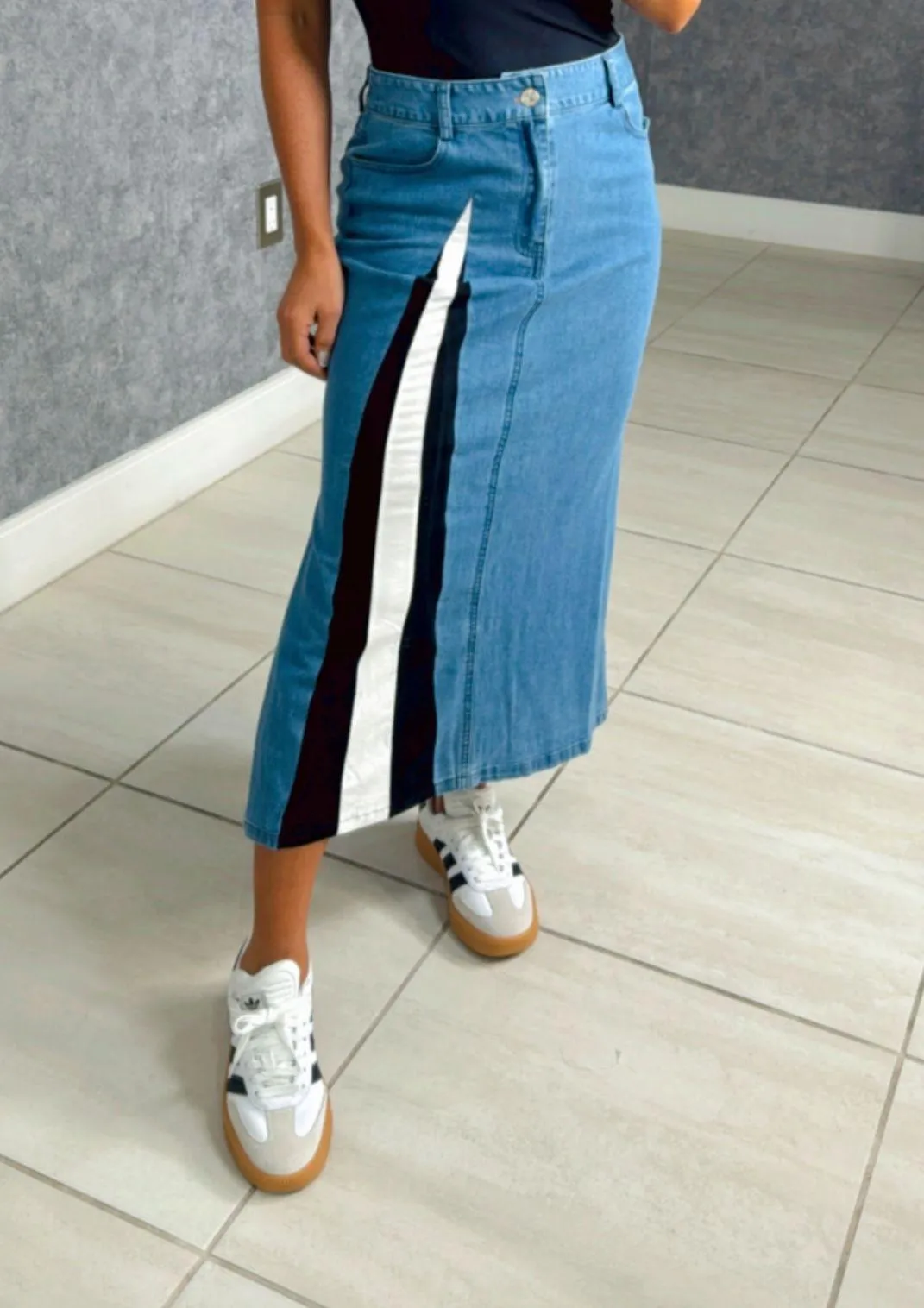 0290 Open side denim midi skirt