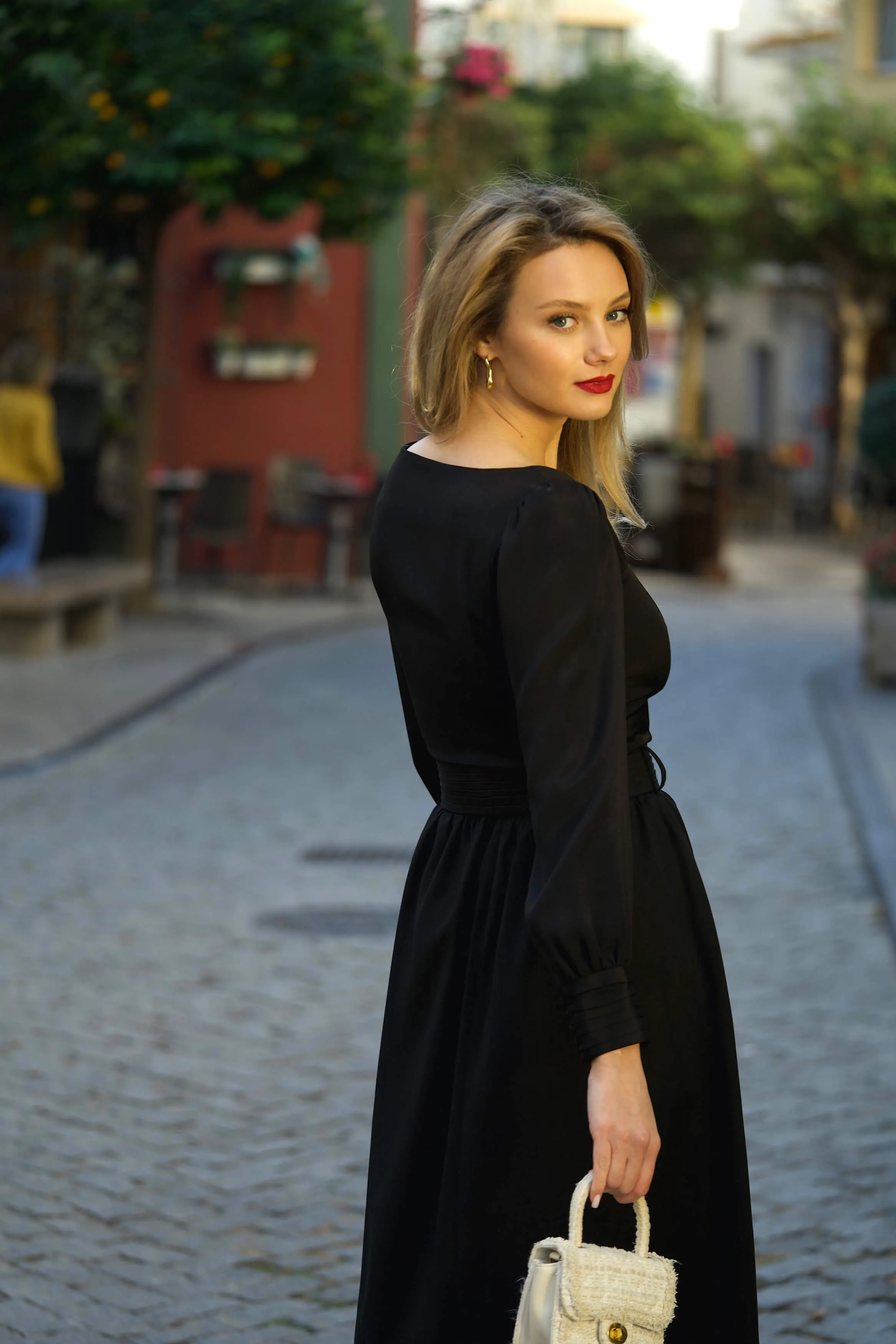 Avi High-Waisted Skirt