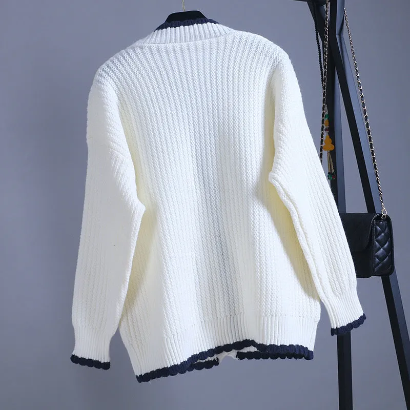 Cardigan, loose, horn-buttoned sweater top  1402