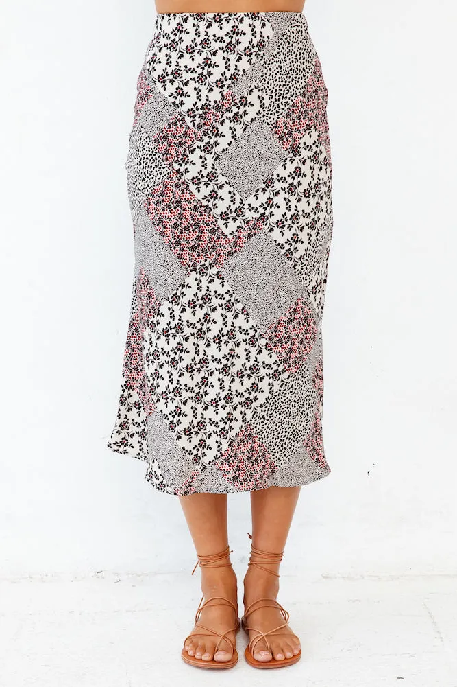 I Wonder Midi Skirt Beige
