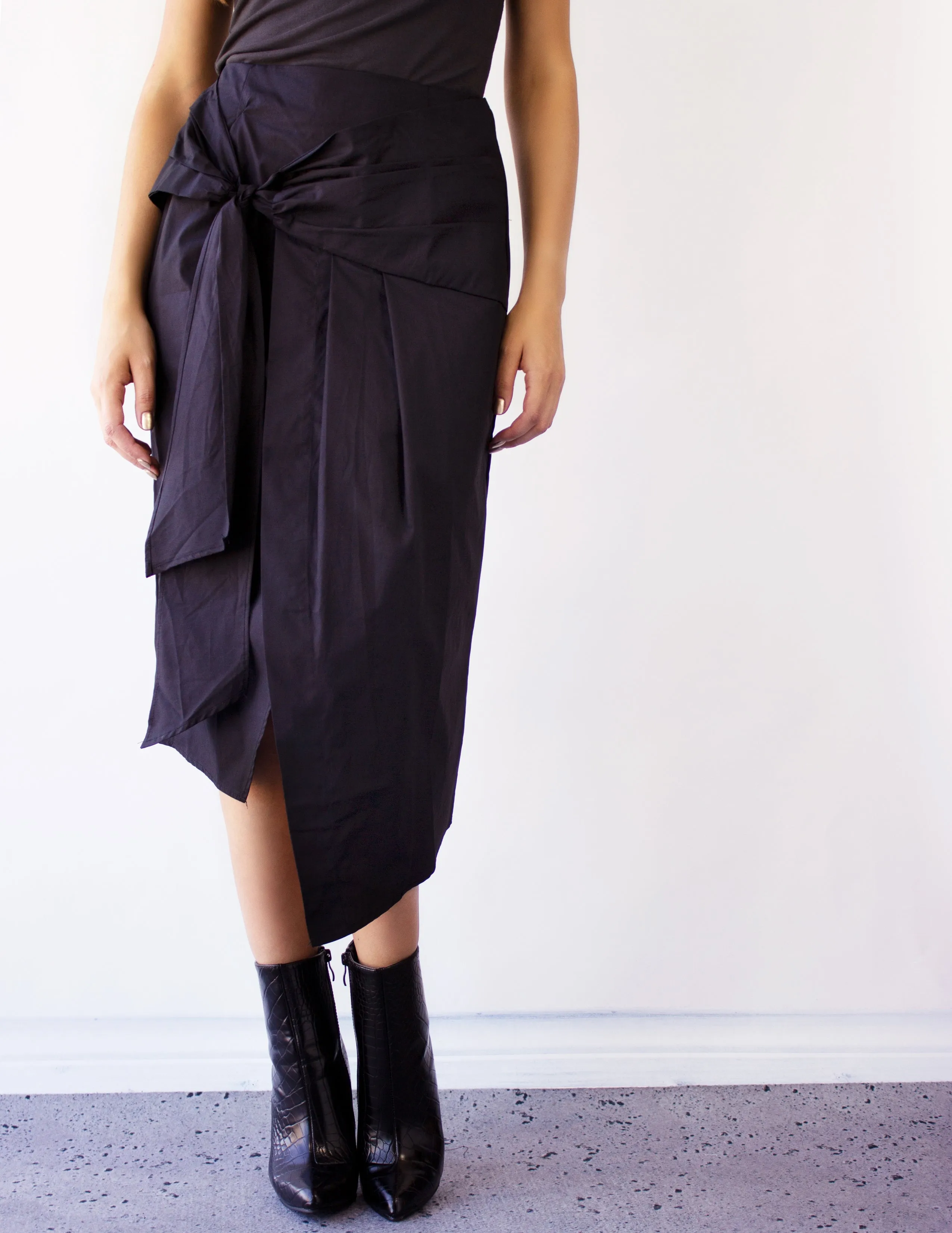 MAIA SKIRT- BLACK