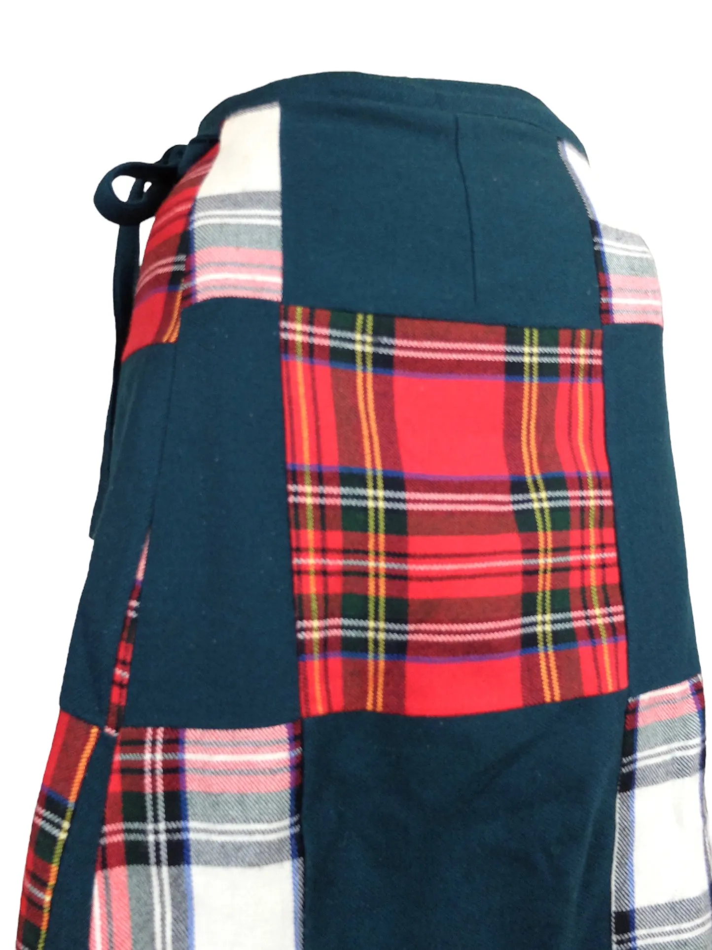 Vintage 60s Mod Preppy Wool High Waisted Tartan Checkprint Quilted Wrap Winter Midi Skirt | 29 Inch Waist